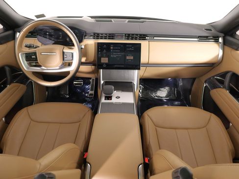 Used 2025 Land Rover Range Rover Long Wheelbase SE AWD/4WD image 46