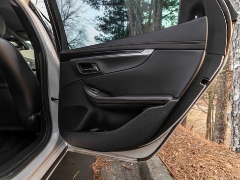 Used 2019 Chevrolet Impala LT image 34