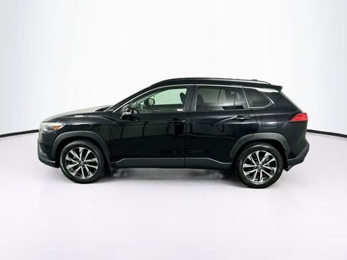Used 2024 Toyota Corolla Cross XLE FWD image 4