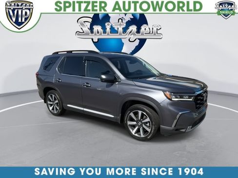 Used 2025 Honda Pilot Touring image 3