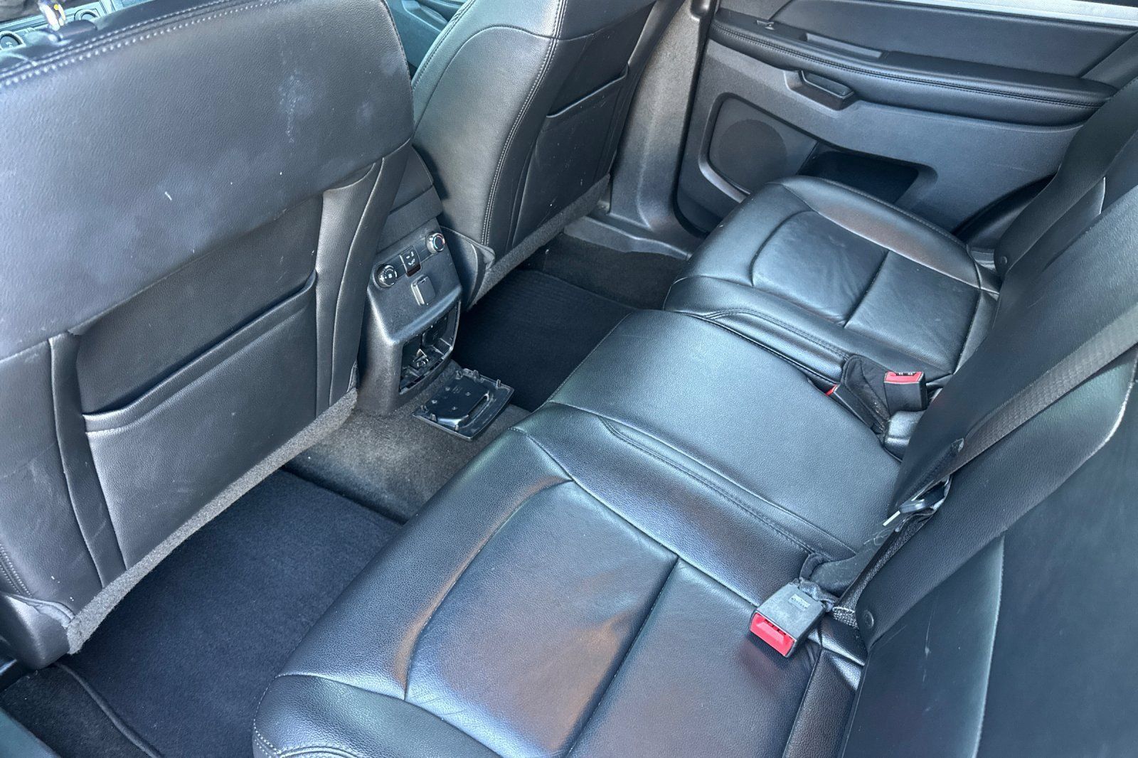 Used 2016 Ford Explorer XLT w/ Equipment Group 202A AWD/4WD image 15