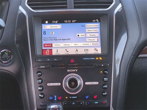 Certified 2018 Ford Explorer Platinum image 18