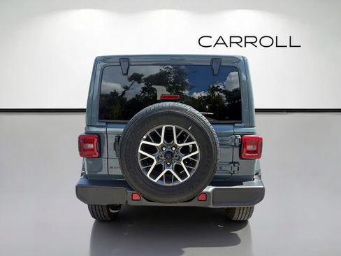 Used 2026 Jeep Wrangler Unlimited Sahara AWD/4WD image 4