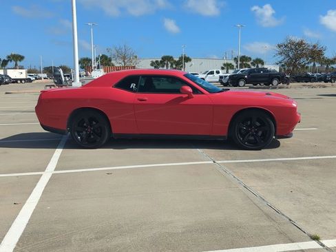 Used 2015 Dodge Challenger SXT w/ Super Sport Group (SS/T) image 4
