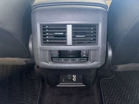 Used 2018 Volkswagen Atlas SE FWD image 31