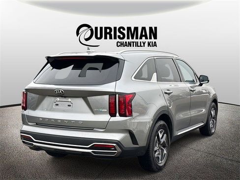 Used 2021 Kia Sorento EX image 2