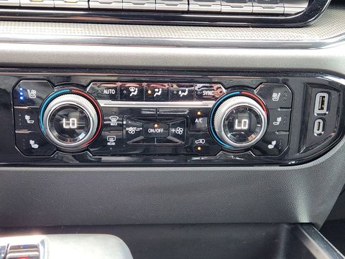 Used 2023 Chevrolet Silverado 1500 ZR2 w/ Technology Package image 19