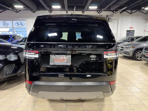 Used 2018 Land Rover Discovery SE image 5