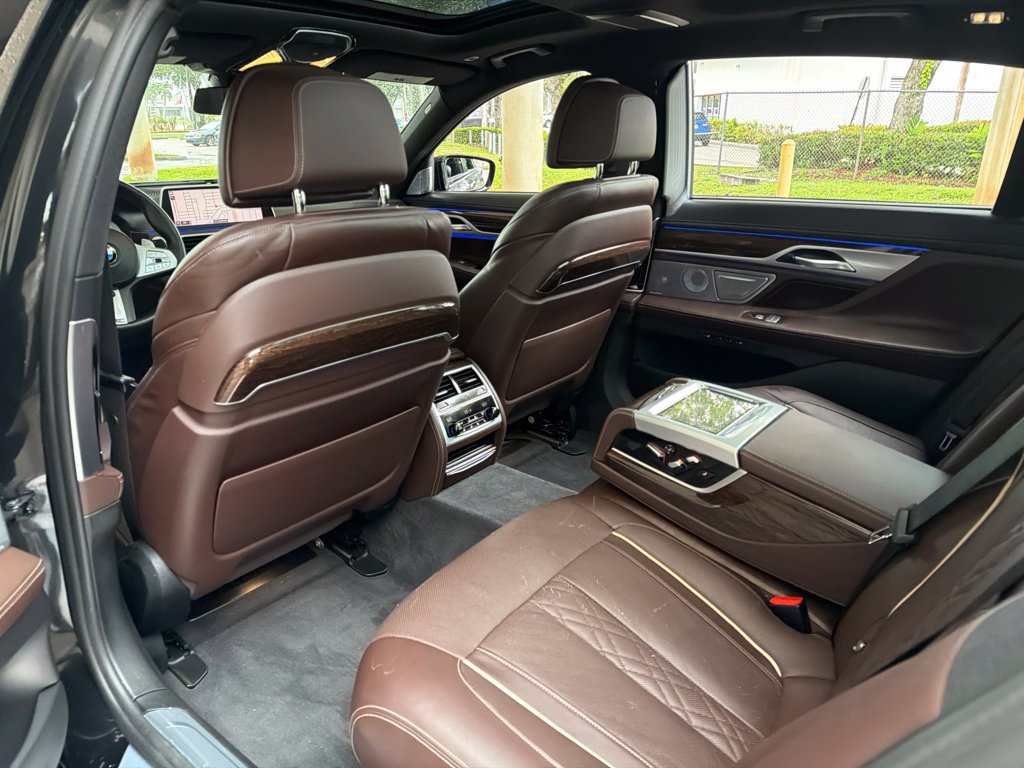 Used 2022 BMW 750i xDrive w/ Luxury Rear Seating Package AWD/4WD image 40