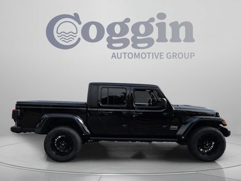 Used 2020 Jeep Gladiator Overland w/ LED Lighting Group AWD/4WD image 6