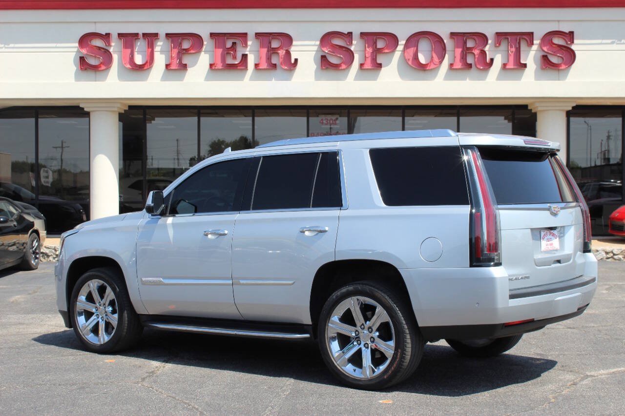 Used 2017 Cadillac Escalade Luxury AWD/4WD image 5