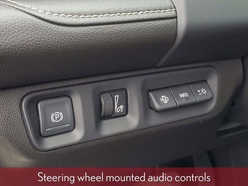 Used 2022 GMC Acadia Denali image 22