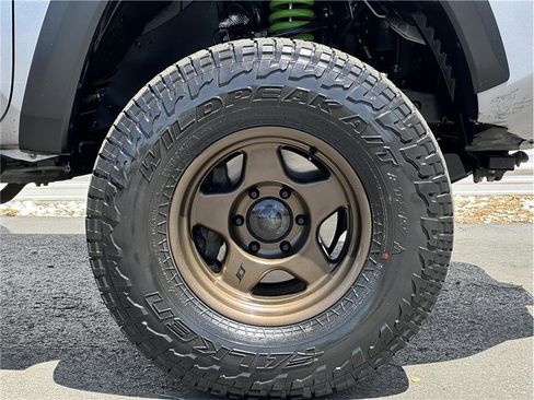 Used 2017 Toyota Tacoma TRD Off-Road AWD/4WD image 28