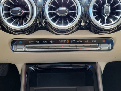 Certified 2022 Mercedes-Benz GLB 250 image 19