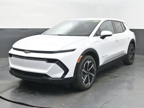 New 2026 Chevrolet Equinox EV LT w/ Comfort Package AWD/4WD image 4