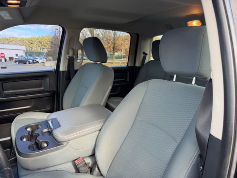 Used 2014 RAM 1500 Express image 17