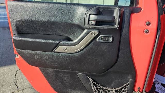Used 2013 Jeep Wrangler Unlimited Sahara AWD/4WD image 25