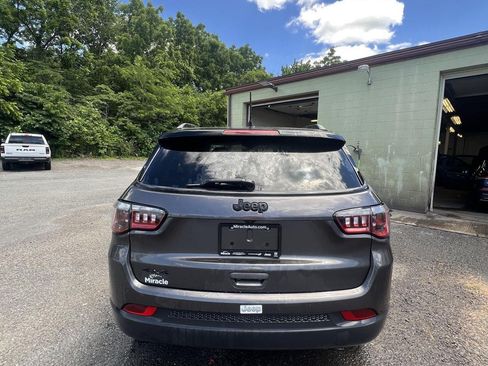 Used 2021 Jeep Compass Latitude AWD/4WD image 4
