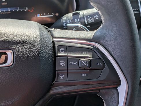 Certified 2024 Jeep Grand Cherokee Laredo RWD image 16