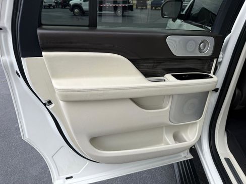 Used 2023 Lincoln Navigator L Black Label image 11