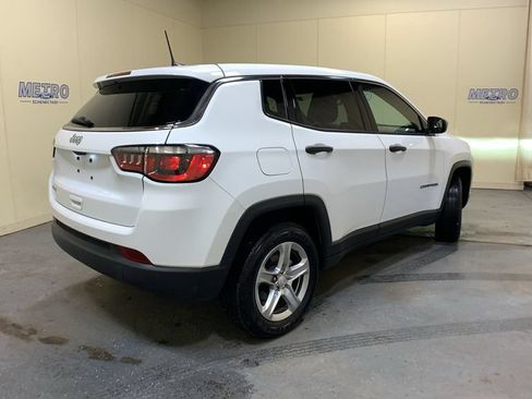Used 2024 Jeep Compass Sport AWD/4WD image 3