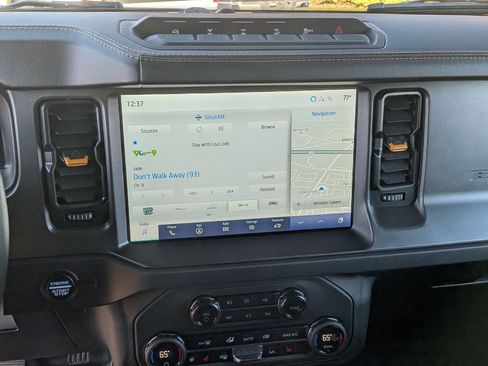 Used 2024 Ford Bronco Badlands image 20