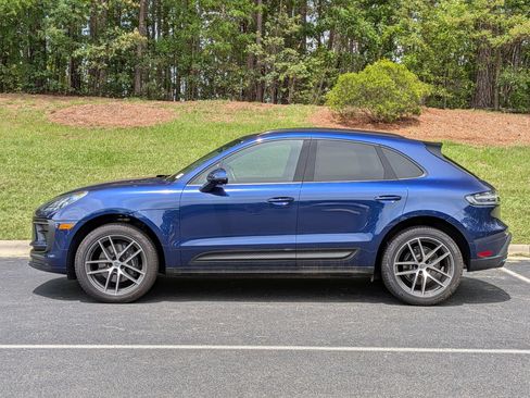 Certified 2026 Porsche Macan AWD/4WD image 2
