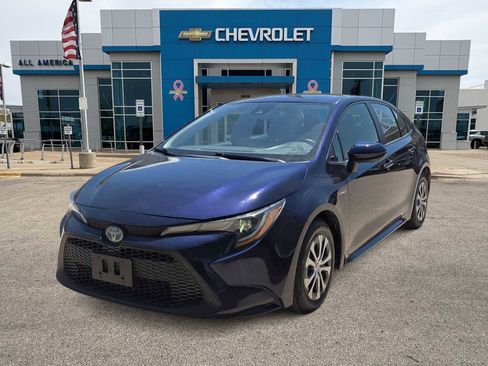 Used 2021 Toyota Corolla LE FWD image 1