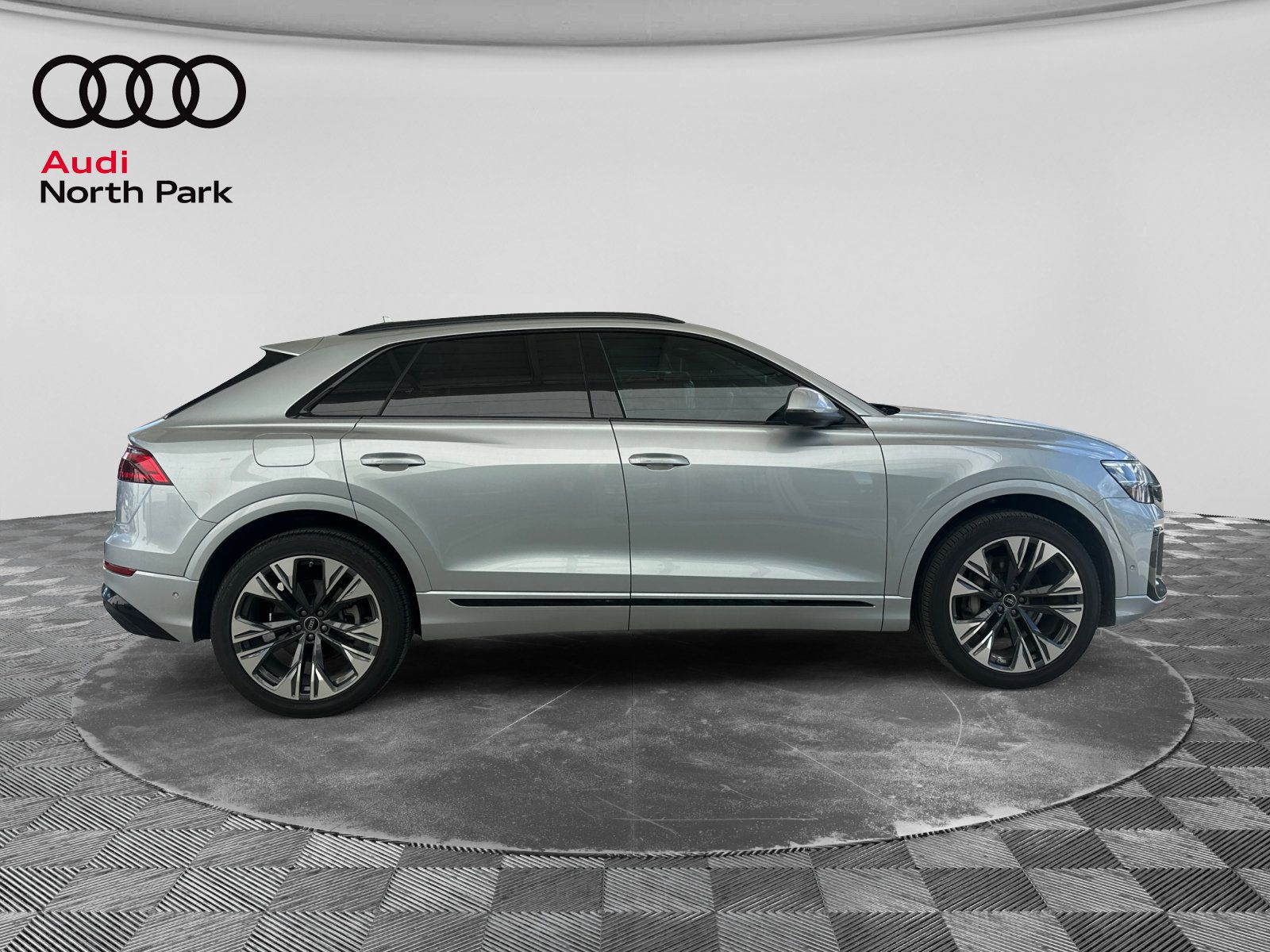 Used 2025 Audi Q8 Premium Plus AWD/4WD image 6