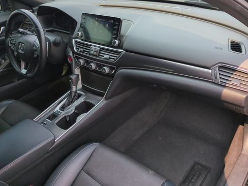 Used 2018 Honda Accord Sport image 18