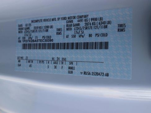 New 2026 Ford F250 XL w/ XL Chrome Package image 19