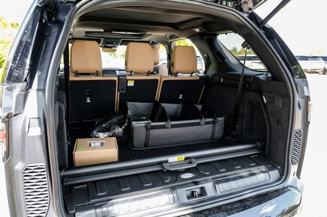 New 2026 Land Rover Discovery Limited Edition AWD/4WD image 64