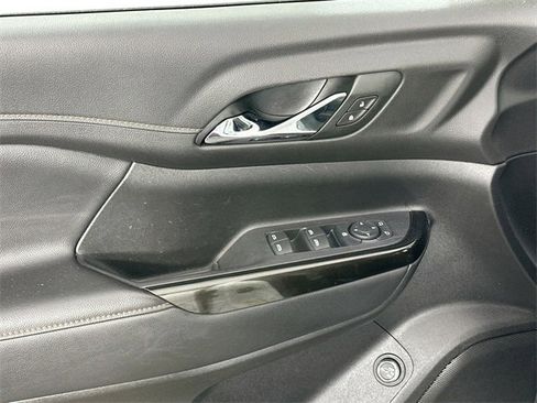 Used 2022 GMC Acadia AT4 image 25