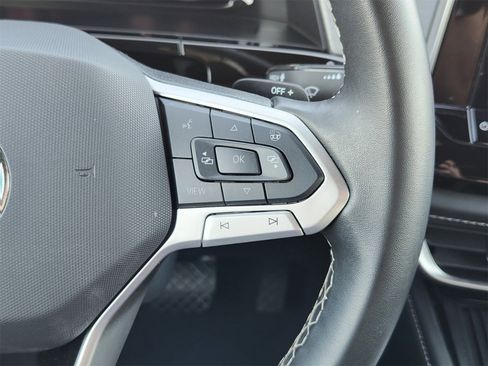 Used 2025 Volkswagen Atlas Cross Sport SE image 39