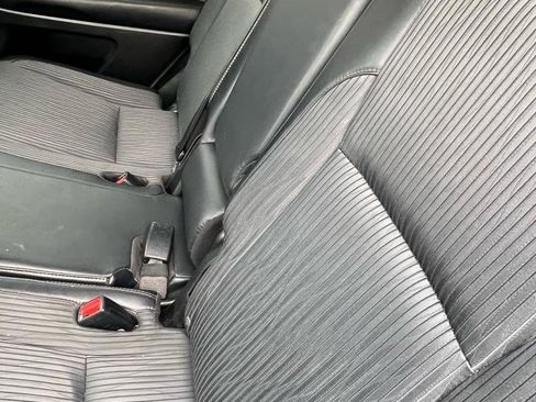 Used 2016 Toyota Highlander LE image 9