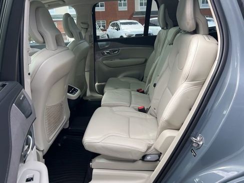 Used 2022 Volvo XC90 T6 Inscription w/ Lounge Package AWD/4WD image 25