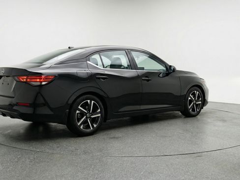 Used 2025 Nissan Sentra SV FWD image 9