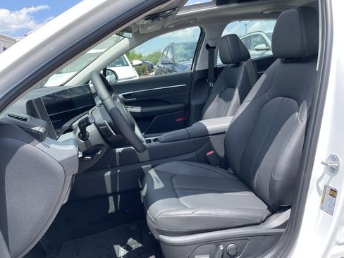 New 2025 Hyundai Sonata Limited image 22