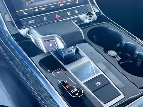 Used 2024 Audi Q7 3.0T Premium Plus image 17