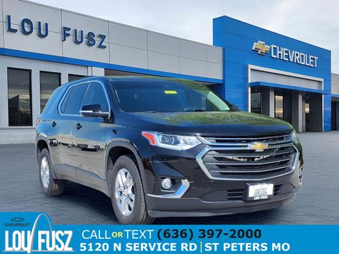 Used 2021 Chevrolet Traverse LT FWD image 1