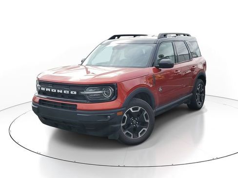 Used 2022 Ford Bronco Sport Outer Banks w/ Tech Package AWD/4WD image 1
