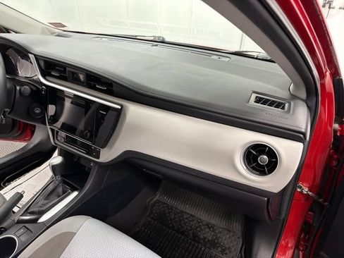 Used 2017 Toyota Corolla LE FWD image 16