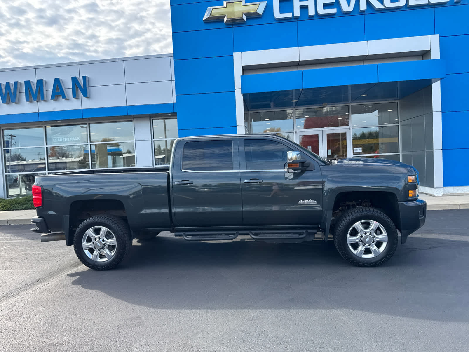 Used 2017 Chevrolet Silverado 2500 High Country w/ Duramax Plus Package AWD/4WD image 2
