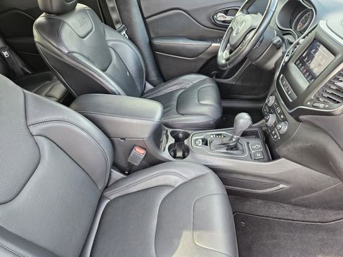 Used 2021 Jeep Cherokee Latitude Lux FWD image 12