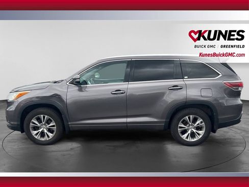 Used 2014 Toyota Highlander XLE AWD/4WD image 10