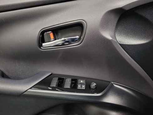 Used 2021 Toyota Prius Prime XLE image 19