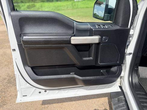 Used 2018 Ford F150 Lariat RWD image 29