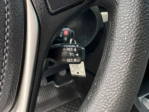 Used 2016 Toyota Corolla LE FWD image 32
