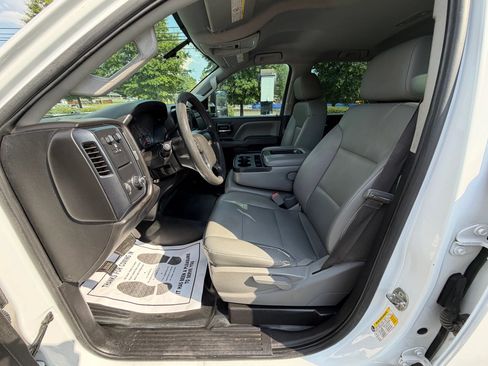 Used 2018 Chevrolet Silverado 2500 W/T RWD image 15