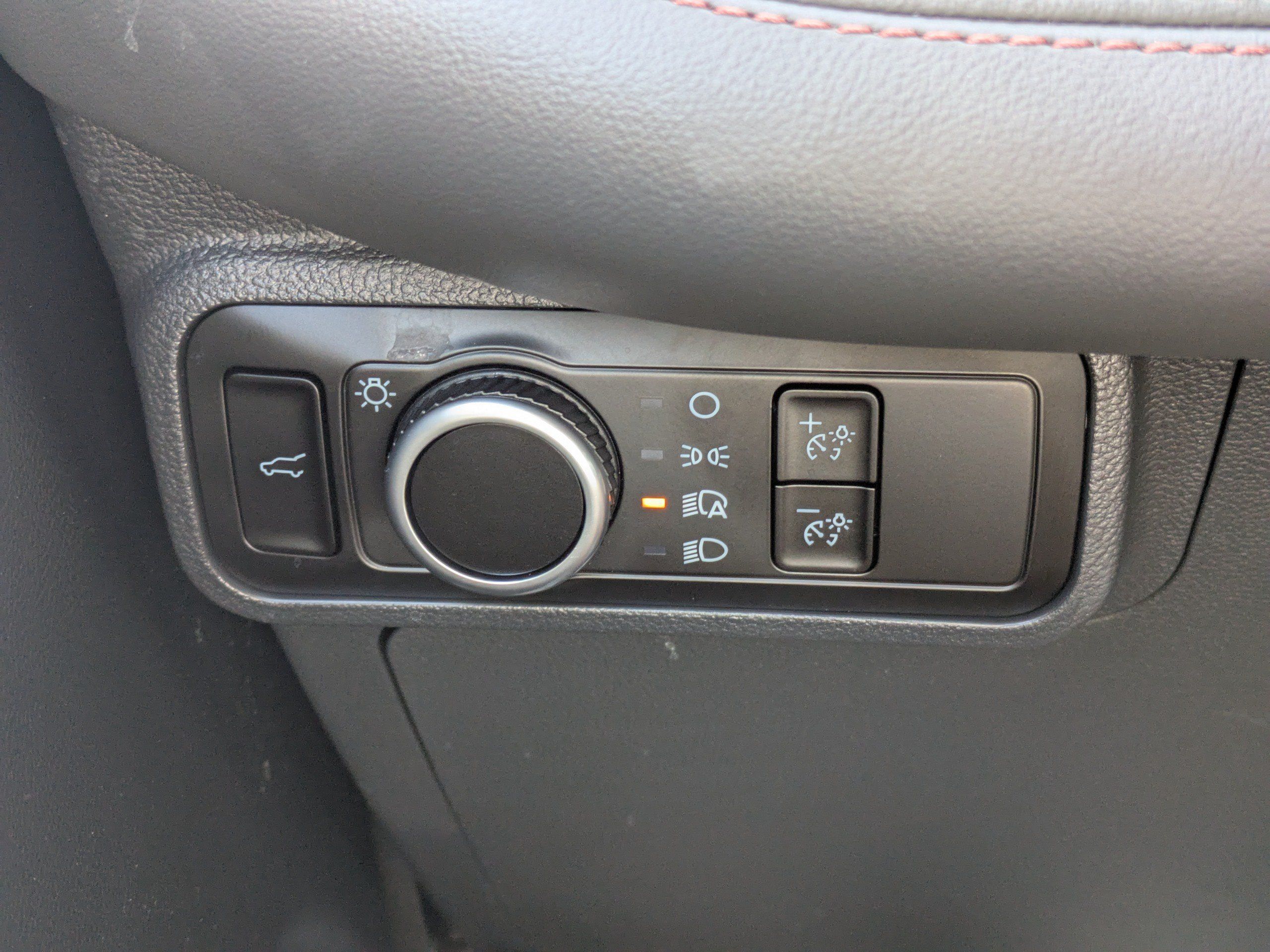 Used 2025 Ford Explorer Active RWD image 27